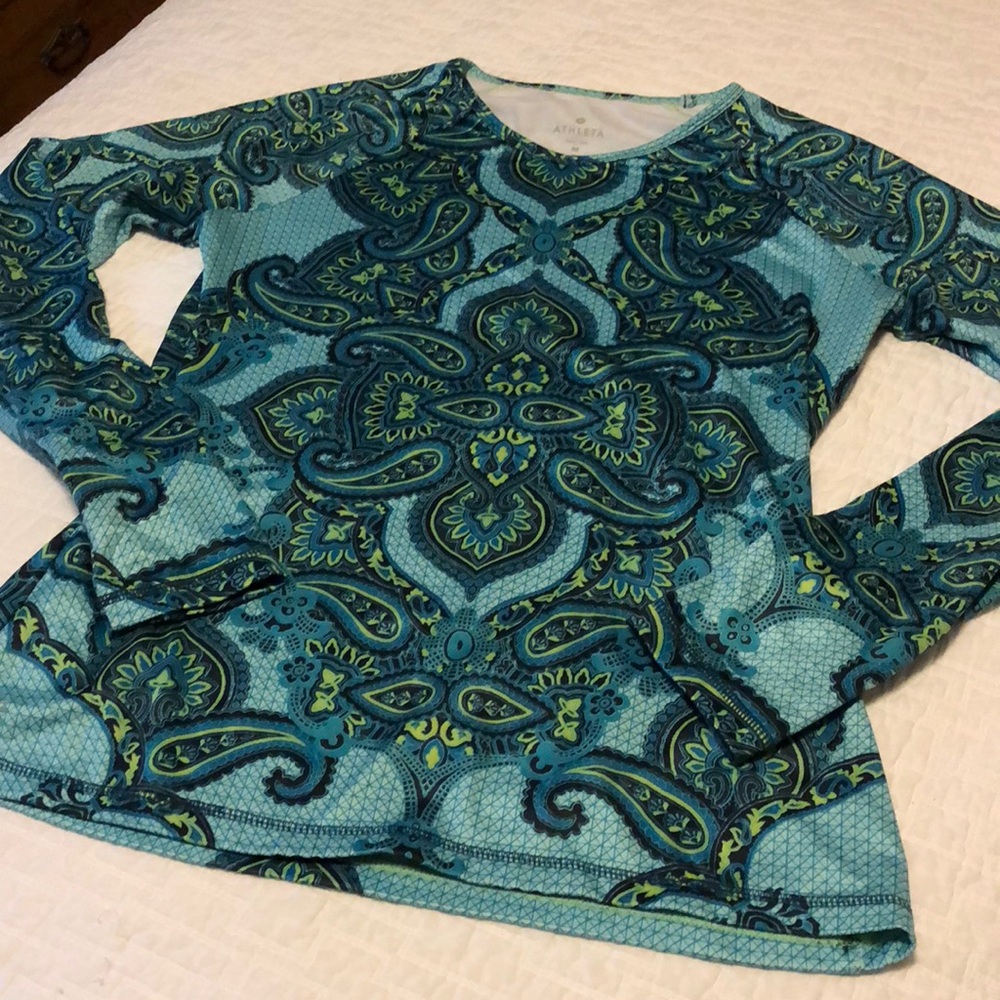 DONATING SOON ATHLETA Long sleeve shirt. Base layer
